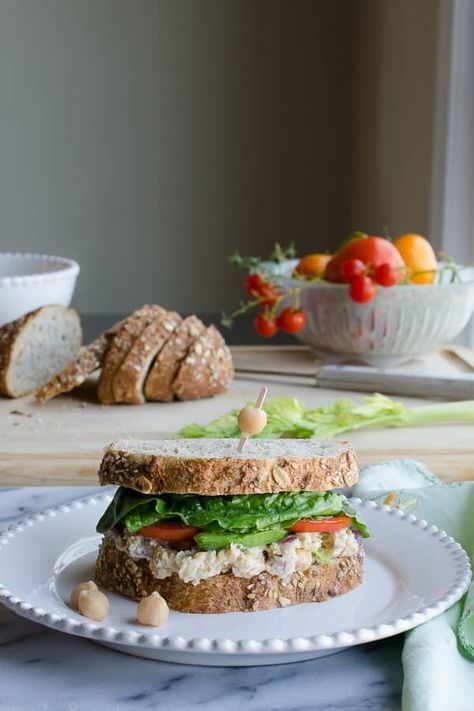 Chickpea Smash Sandwich - my most favorite sandwich! | @tasteLUVnourish Chickpea Smash, Vegetarian Sandwich, Delicious Vegetarian, Vegan Options, Wrap Sandwiches, Chickpeas, Fitness Lifestyle, Healthy Lunch, Lunch Recipes