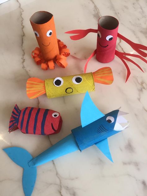 Toilet Paper Roll Sea Creatures, Toilet Roll Sea Creature, Recycled Crafts Ocean Theme, Sea Animals From Recycled Materials, Recycled Ocean Animal Crafts, Recycled Sea Creature Crafts, Ocean Animal Crafts, Under The Sea Crafts, Kindergarten Art Projects