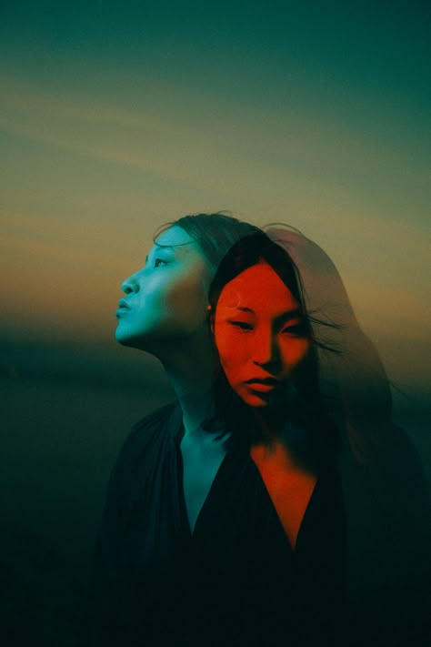 Long Exposure Portrait, Self Portrait Ideas, Desain Quilling, Photographie Portrait Inspiration, 사진 촬영 포즈, Self Portrait Photography, Multiple Exposure, Creative Portrait Photography, Experimental Photography