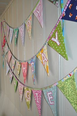 birthday bunting Birthday Chair, Bunting Diy, Happy Birthday Bunting, Birthday Wall, Happy Birthday Lettering, Birthday Bunting, First Birthday Banners, Diy Banner, Fabric Bunting