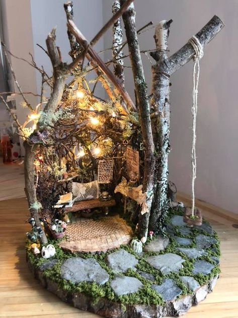 Fairy House Terrarium, Homemade Fairy Houses, Cottage Core Crafts, Diy Fairy House, Fairy Bed, Fairy Garden House, Fairy Tree Houses, Fairy House Crafts, Fairy Homes