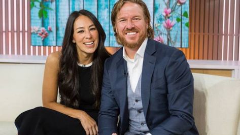 Fixer Upper stars Joanna and Chip Gaines' sons looked so grown up in a rare video posted on Instagram from inside their farmhouse in Waco, Texas Crew Gaines, Joanna Gaines Instagram, Diy Laundry Basket, Chip Gaines, Chip And Jo, Hgtv Fixer Upper, Pretty Home, Hgtv Shows, Hearth & Hand With Magnolia