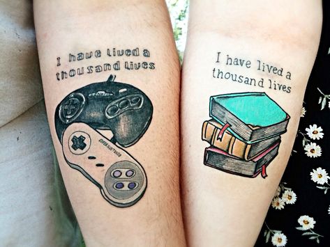 I have lived a thousand lives. Couple tattoos: a book nerd and a video game nerd. Geek Couple, Pizza Tattoo, Worst Tattoos, Gamer Tattoos, Cute Couple Tattoos, Tattoos Infinity, Sibling Tattoos, Amazing Tattoos, Tattoos Geometric