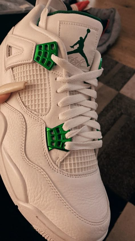 Jordan 4 Metallic Green, Jordan 4 Metallic, Jordan Green, Jordan 4’s, Shoes Wallpaper, Pretty Sneakers, Fav Shoes, Trendy Shoes Sneakers, Nike Fashion Shoes