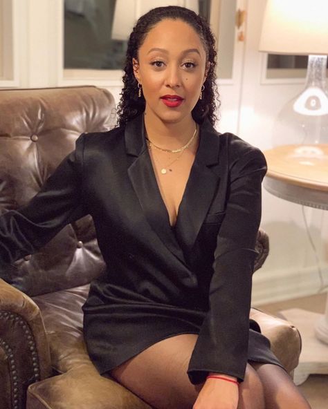 Tamara Mowry, Hollywood Glamour Aesthetic, Tia And Tamera Mowry, Tia Mowry, Tamera Mowry, Prettiest Celebrities, Black Femininity, Female Actresses, Red Lip