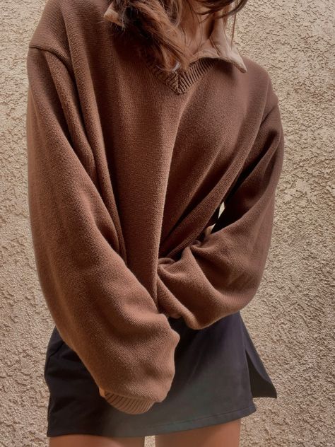 cute brown outfits; dark academia Brown Sweater Aesthetic, Cute Brown Outfits, Brown Aesthetic Outfit, Taupe Outfit, Brown Outfits, Spring Palette, Brown Outfit, Aesthetic Women, Rainbow Kids