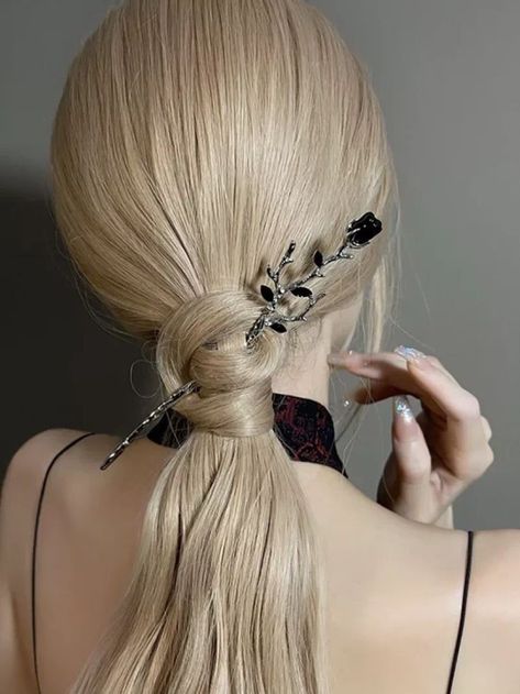 Κούρεμα Bob, Birthday Hairstyles, Easy Bun Hairstyles, Fishtail Braid, Trendy Hair Color, Long Blonde, Sleek Hairstyles, Trending Hairstyles, Hair Decorations