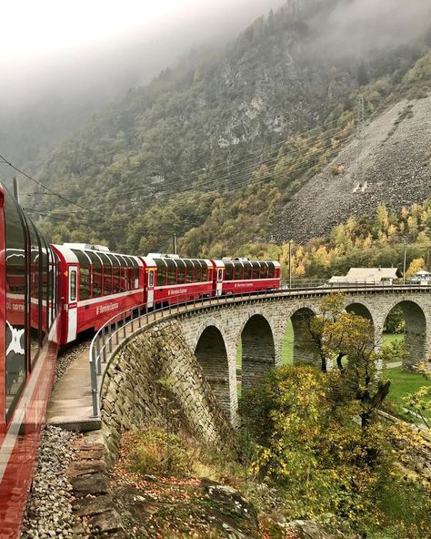 Mandy Robb on Instagram: “Onboard the Bernina Express 🇨🇭 amazing 😍” Switzerland Winter Train, Switzerland By Train, Bernina Train Switzerland, Lucerne Switzerland Winter, Bernina Express, Belle Epoque Train Switzerland, Switzerland, On Instagram, Instagram