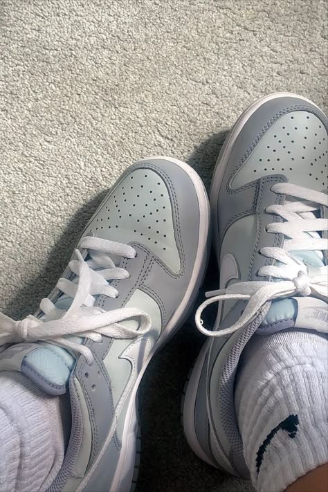 Jordan 1 Low Dunk, Grey Jordans, Grey Aesthetic, Shoes Ads, Shoe Inspo, Grey Outfit, Aesthetic Shoes, Swag Shoes, Jordan 1 Low