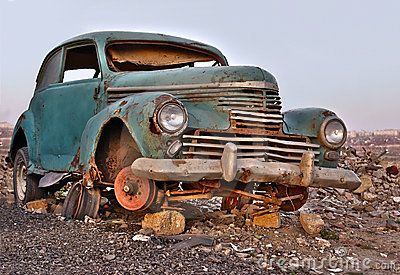 Old broken rusty abandoned car Barn Finds Classic Cars, Broken Car, Future Cities, Nature And Technology, Abandoned Vehicles, Old American Cars, Car Stock, Rust In Peace, Scrap Car