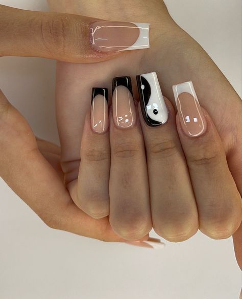 #acrylicnaildesigns #yingyang #yinyangnails Ying Yang Nail Design, Yin And Yang Nail Designs, Yin Yang Nails Acrylics, Ying Yang Nails Acrylic, Ying And Yang Nails, Ying Yang Nail Art, Yin Yang Nail Art, Yin And Yang Nails, Ying Yang Nails