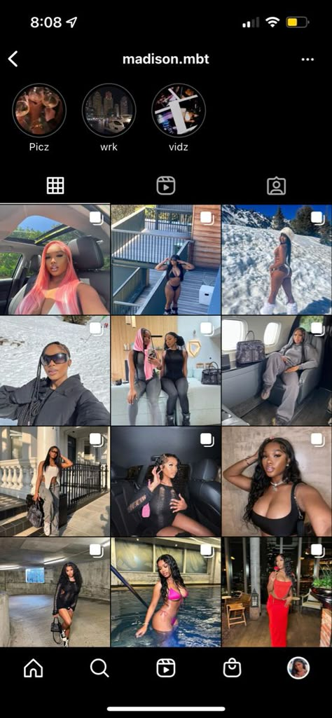 Instagram Content Pictures, Black Model Instagram Feed, Instagram Fashion Influencer, Black Fashion Influencer Aesthetic, Dream Life Aesthetic Black, Instagram Fashion Influencer Aesthetic, Content Ideas Black Women, Instagram Content Creator Aesthetic, Instagram Influencer Aesthetic Feed