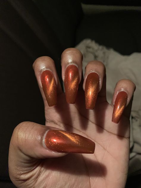 Burnt Orange Cat Eye Nails, Cat Eye Orange Nails, Cat Eye Nails Orange, Cat Eye Aura Nails, Yellow Cat Eye Nails, Fall Cateye Nails, Orange Cat Eye Nails, Gold Cat Eye Nails, Brown Cat Eye Nails