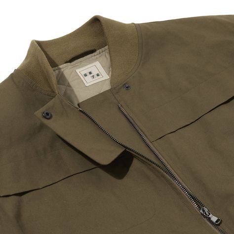 6876 Barkas B1000 bomber jacket – Lineage of influence Outerwear Details, Sewing Details, Mens Inspiration, Jacket Details, Worker Jacket, Functional Clothing, Storage Facility, Tactical Clothing, Outer Jacket