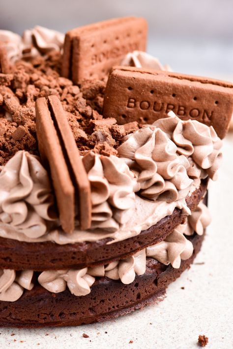 Bourbon Biscuit Cake Bourbon Biscuit Cake Recipe, Bourbon Biscuit Cake, Classic Biscuits, Bourbon Biscuit, 30th Cake, Bourbon Biscuits, 30 Cake, Chocolate Bourbon, Biscuit Cake