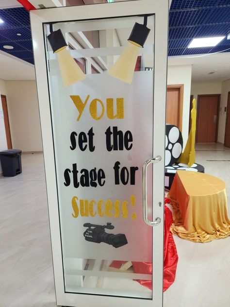 Door Displays for Kindergarten Graduation spotlighting motivational quotes. Red Carpet for Kindergarten Graduation with Walk of Fame Stars - Glitter Hand Prints with Name tags. Oscar award/movie themed Graduation.
You set the stage for success. Award Ceremony Theme Ideas, Award Ceremony Decorations, Prek Graduation, Oscar Awards, Pre K Graduation, 8th Grade Graduation, Oscar Award, Award Ceremony, Door Displays