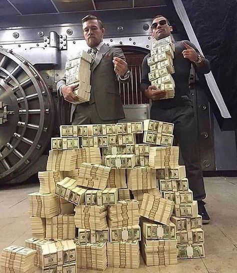 The billionaire boss club (@billionairebossclubb) • Instagram photos and videos Stacks Of Money, Surveys That Pay Cash, Saving Money Diy, Free Money Hack, Ufc Fighter, Money Generator, Money Images, Rich Money, Earn Extra Cash