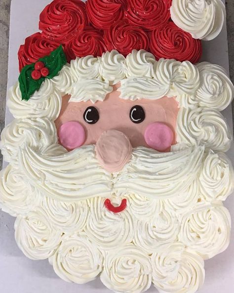 Santa Pull Apart Cupcakes, Santa Cupcake Cake, Santa Cookie Cake, Christmas Cupcake Cake, Pull Aparts, Santa Cupcakes, Christmas Cupcakes Decoration, Santa Cake, Christmas Themed Cake