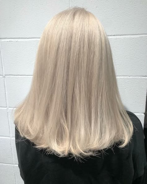 Champagne Blond, Look Grunge, Blondes Have More Fun, Platinum Hair, Blonde Hair Looks, Platinum Blonde Hair, Hair Shades, Strawberry Blonde, Hair Inspo Color