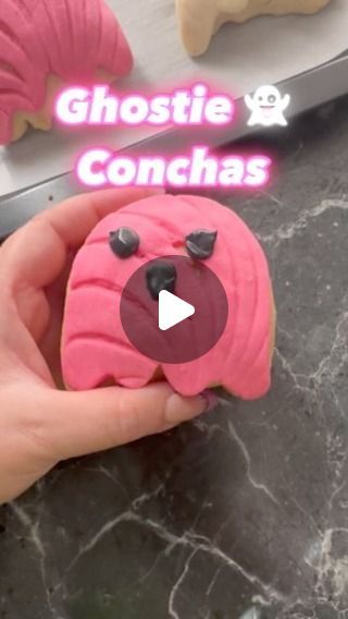 Johany Torres on Instagram: "Ghostie conchas! 👻🩷  I don’t think there is a better smell in your kitchen than making your own bread, especially conchas (sweet bread). It was difficult to keep the shape of the ghost, considering the bread has to rise and it will lose its shape. However the sugar paste that goes on top that gives its unique concha design helped with the shape!  They were so good!  What Halloween character should I do next? 🤔 🎃💀🧙🔮  #spookycute #halloweenbaking #conchas #spookyconchas #mexicansweetbread #pandulce #ghostconchas #spookyvibes #halloweenpartyideas #halloweenlife #concha" Pumpkin Conchas Recipe, Halloween Conchas, Conchas Recipe, Halloween Party Planning, Mexican Sweet Breads, What Is Halloween, Halloween Character, Halloween Baking, Planning Inspiration