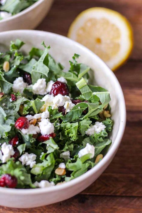 kale-goat-cheese-sald6 Crunchy Salad Recipes, Summer Baking Ideas, Strawberry Kale Salad, Chopped Kale Salad, Best Summer Recipes, Back To School Recipes, Salad With Goat Cheese, Chopped Kale, Beet And Goat Cheese