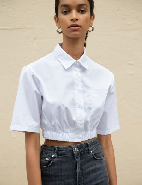 Pixie Market Richie Crop White Shirt Blouse Dress Outfit, Shirts For Women Stylish, Cropped White Shirt, Women Work Blouse, Diy Vetement, Blouse Work Designs, Trendy Tops, Crop Shirt, Upcycle Clothes