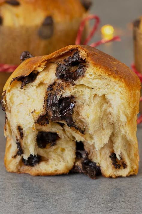 Panettone Recipe Chocolate, Mini Panettone Recipe, Chocolate Panettone Recipe, Panettone Muffins, Nutella Star Bread, Mini Panettone, Kings Bread, Chocolate Panettone, Panettone Recipe