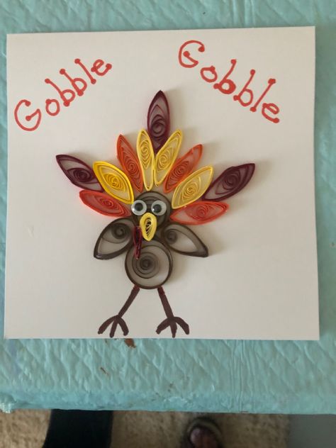 Paper quilled turkey Paper Quilled Turkey, Paper Quilling Turkey, Quilled Thanksgiving Cards, Paper Quilling Pumpkin, Thanksgiving Quilling Ideas, Turkey Origami, Halloween Quilling, Paper Quilling For Beginners, Turkey Art