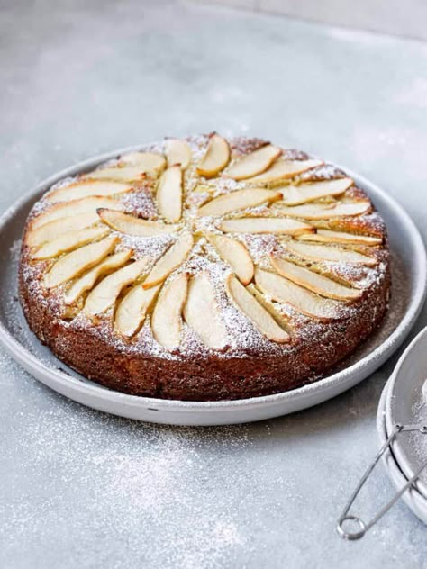 Italian Apple Olive Oil Cake Olive Oil Apple Cake, Fall Olive Oil Cake, Italian Apple Cake, Apple Olive Oil Cake, Apple Crisp Muffins, Olive Oil Cakes, Baked Olives, Apple Chai, Pear Cake