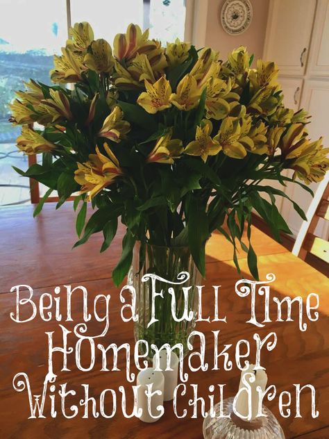 Childless Homemaker, Christian Homesteading, Trad Wife Life, Homemaking For Working Moms, House Wife Aesthetic, Books On Homemaking, Homemaker Aesthetic, Fascinating Womanhood, Homemaking With A Full Time Job