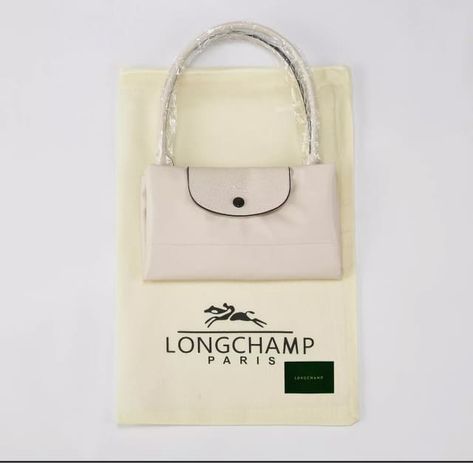 New Longchamp shopping bag in white cream | Bags | Gumtree Australia Greater Dandenong - Springvale South | 1299551952 Cream Bags, Business Tops, Classified Ads, Branded Handbags, Medium Bags, Long Handles, White Cream, Leather Bag, Buy And Sell