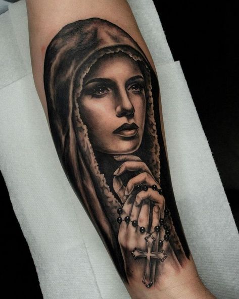 Mother Mary Tattoos For Men, Holy Mary Tattoo, Rosary Tattoo For Men, Rosary Tattoo Ideas, Upper Arm Tattoo Men, Praying Hands With Rosary, Arm Tattoo Men, Rosary Tattoos, Rosary Bead Tattoo