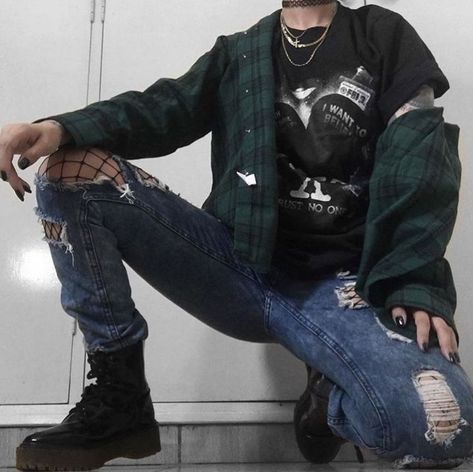 Alt Outfits Men, Punk Librarian, Alt Boy Outfits, Punk Outfits Men, Τσάντες Louis Vuitton, Queer Punk, Teenage Clothes, Masc Fashion, Fashion Dark