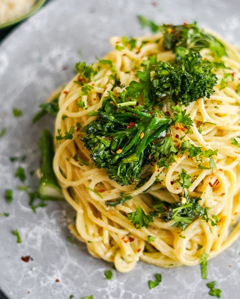 Broccolini Recipe Pasta, Pasta With Broccolini, Broccolini And Pasta Recipe, Broccolini Pasta Recipes, Brocollini Pasta, Spaghetti Meals, Brocolini Recipes, Broccolini Recipes, Riggies Recipe