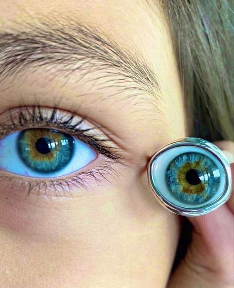 Prosthetic Eye, Ring Sculpture, Heterochromia Eyes, Beauty Places, Eye Ring, Stuff To Do, Pretty People, Sculpture, Ring