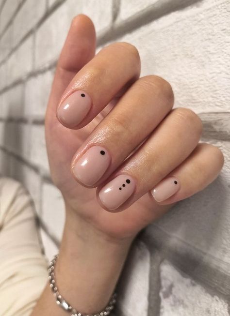 Dot Manicure Ideas, Manicure With Dots, Nails With Dots Simple, Simple Dot Nail Art, Nail Dots, Dot Manicure, Dotted Nails, Dots Nail Art, Dot Nail Designs