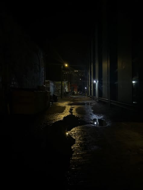 alley Alleyway At Night, Alley Aesthetic Night, Back Alley Aesthetic, Dark Hotel Aesthetic, Alley Way Aesthetic, Scary Alleyway, Dark Alley Background, Dark Alley Aesthetic, Dark Urban Aesthetic