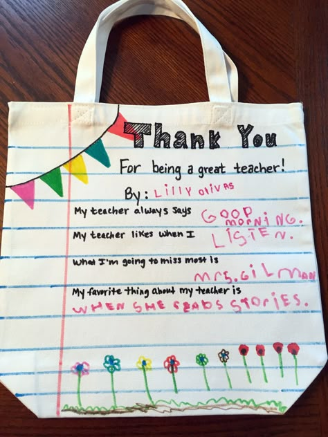 A Gift For A Teacher, Teacher Gift Ideas Birthday, Easy Cricut Teacher Gifts, Paper Teacher Gifts, Graduation Gift Ideas For Teachers, Teacher Appreciation Bags Diy, Teacher Keepsake Ideas, Teacher Gift Bag Diy, Back To School Gift Tote Shoulder Bag