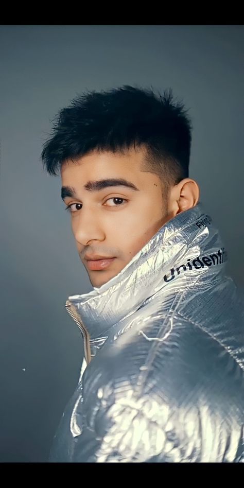 Jass Manak Hd Photos, Jass Manak, Swag Boys, Guru Pics, Silver Jacket, Cute Cute, Fun Quotes, Love Pictures, Fun Quotes Funny