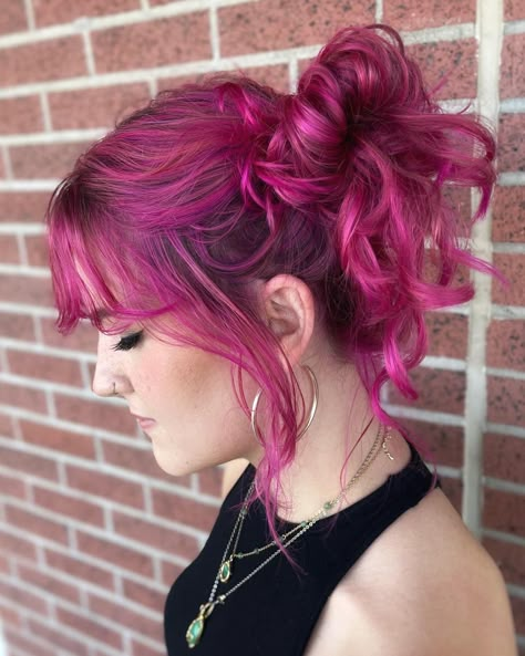 Short Pink Hair Styles, Layered Pink Hair, Short Hot Pink Hair, Hair Color Ideas Short Hair, Pink And Red Hair, Red Pink Hair, Pink Short Hair, Pulp Riot Hair Color, Hot Pink Hair