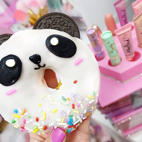 Another cute donut from @spudnutsdonuts 🐼💕this was yummy!! I really like the frosting!! Have a good night! ☁️💕💕#spudnuts #spudnutsdonuts… Yummy Donuts, Donut Theme Party, Doughnut Party, Panda Birthday Party, Doughnut Muffins, Rainbow Ice Cream, Donut Dessert, Donut Decorations, Panda Birthday