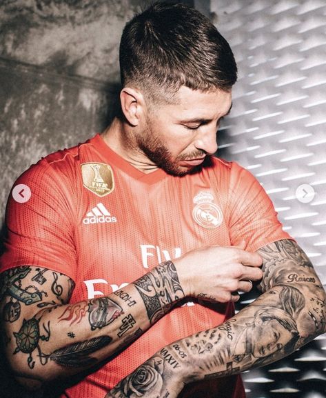 Soccer Player Tattoos, Ramos Haircut, Madrid Football Club, Cool Wrist Tattoos, Ronaldo Real Madrid, Real Madrid Football, Ronaldo Real, Madrid Wallpaper, Sports Celebrities