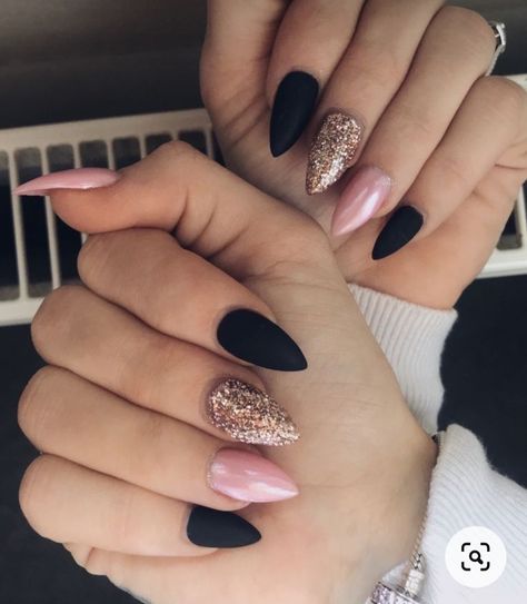 Black White And Rose Gold Nails, Matt Black And Pink Nails, Black And Blush Nails, Black And Pale Pink Nails, Black Vacation Nails, Classy Nails Ombre, Black And Pink Almond Nails, Black Nail Ideas Almond, Baby Pink And Black Nails