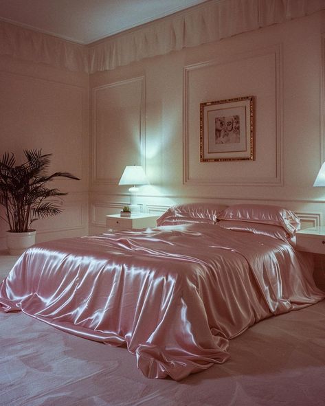 Y2k Aesthetic House, 1980s Bedroom Decor, Postmodern Interior Design Bedroom, 80s Luxury Interior Bedroom, Pink Vintage Bedroom Aesthetic, Pink 80s Bedroom, Post Modern 80s Interior Design, 80s Post Modern Bedroom, 80s Glam Bedroom