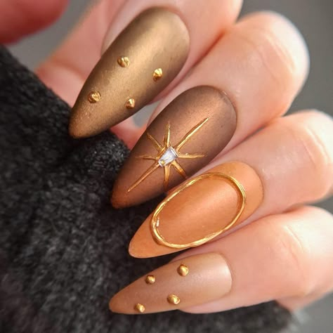 Warming Halo | Brown Orange Beige Matte Chrome Fall Themed Press On Nails with 3D Gold Details Christmas Nails Brown And Gold, Fall Themed Nails Acrylic, Blue And Brown Nails, Fall Nails Colors, Opi Nail Polish Colors, Mani Ideas, Natural Nail Designs, Chrome Nail Art, Nail Brown