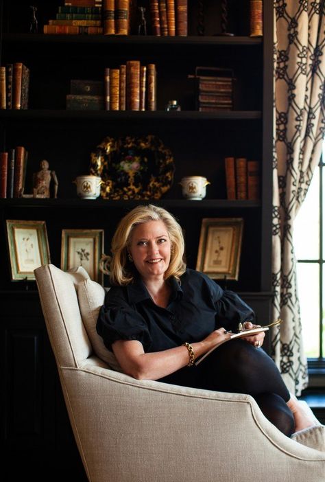 Amy relaxing in her library. Diy Furniture Refinishing, Amy Howard Paint, Old World Kitchens, Amy Howard, Refinishing Furniture Diy, Artisan Furniture, Family Engagement, Paint Diy, Furniture Refinishing