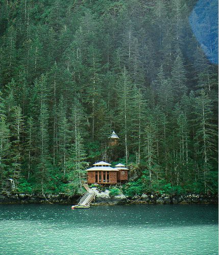 have a house in the middle of nowhere Cottage In The Middle Of Nowhere, Living In The Middle Of Nowhere, Houses In The Middle Of Nowhere, House In The Middle Of Nowhere, Secluded House, Isolated House, Magic Places, Secluded Cabin, Kenai Fjords