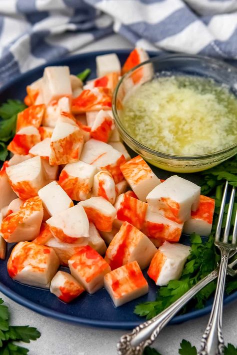 Vegan Crab Meat, Lobster Mushroom Recipes, Mock Lobster, Vegan Salmon Recipe, Vegan Lobster Roll, Vegan Lobster, Vegan Seafood, Lobster Recipe, King Oyster Mushrooms