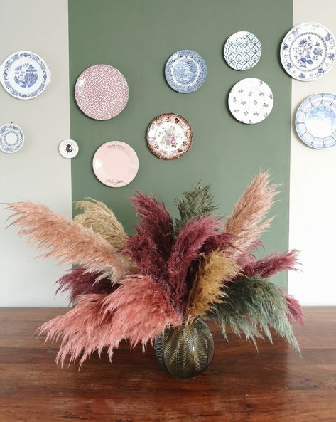 Diy Dye, Natural Fence, Grass Decor, Pampas Grass Decor, Dried Flower Arrangements, Décor Diy, Pampas Grass, Dried Flowers, Floral Arrangements