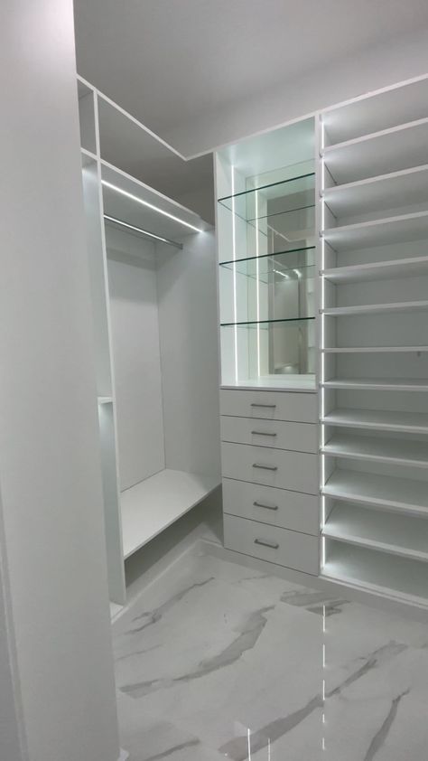 Luis | Let’s maximize the space of your small walk-in closet💛��🤍 • • • #customcloset #customclosetdesign #customwork #closet #walkincloset #fyp… | Instagram Walk In Closet And Bathroom Combo, Closet And Bathroom Combo, Small Walkin Closet Ideas Layout, Walkin Closets Design, Small Closet Design, Master Closet Design, Modern Apartment Living Room, Custom Closet Design, Hidden Drawer